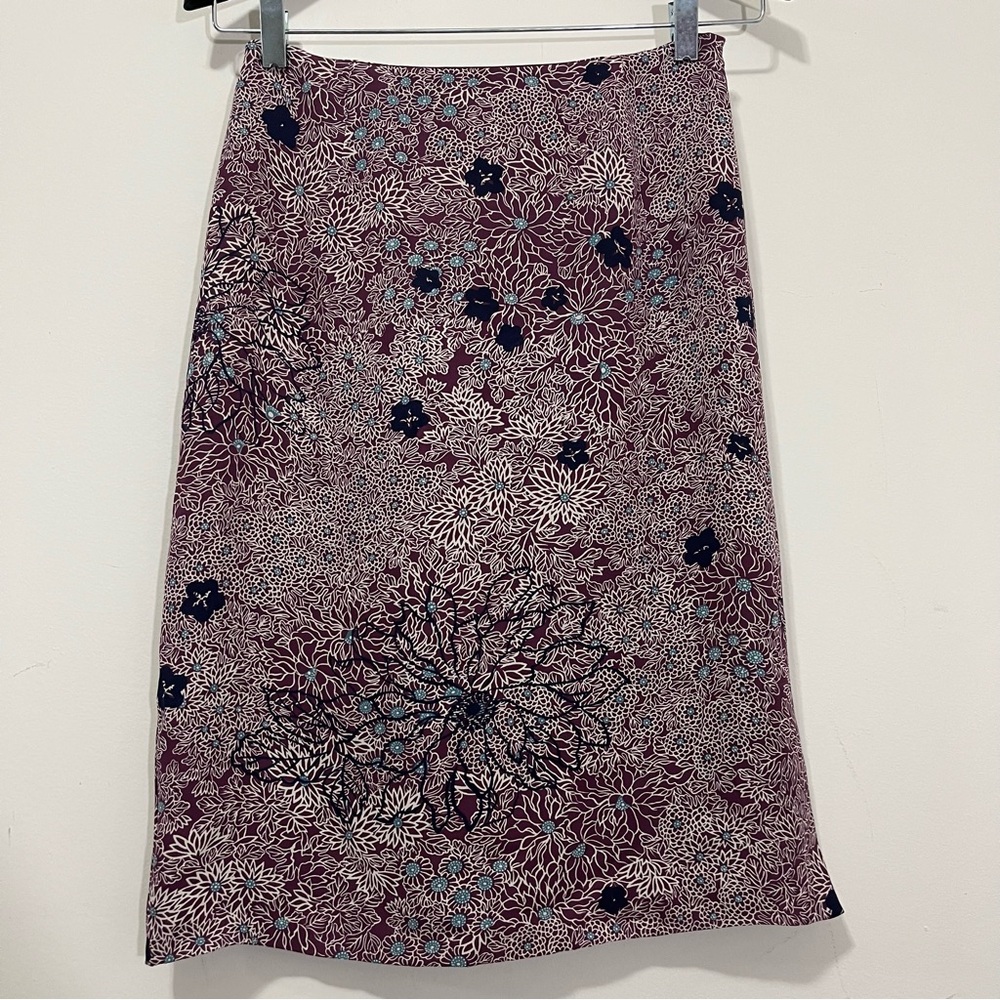Casual Corner 100% Silk Skirt Floral Print Lined Purple Size 4 Lined Side Slits